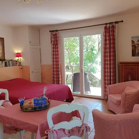 Le Hotel apartamentowy Calvi (Corsica)