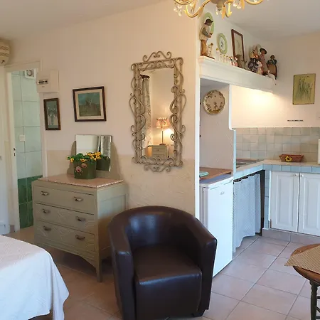Résidence Le 2* Calvi (Corsica)